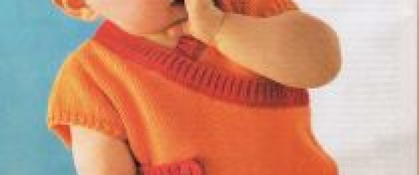 Оранжевый пуловер с имитацией запаха